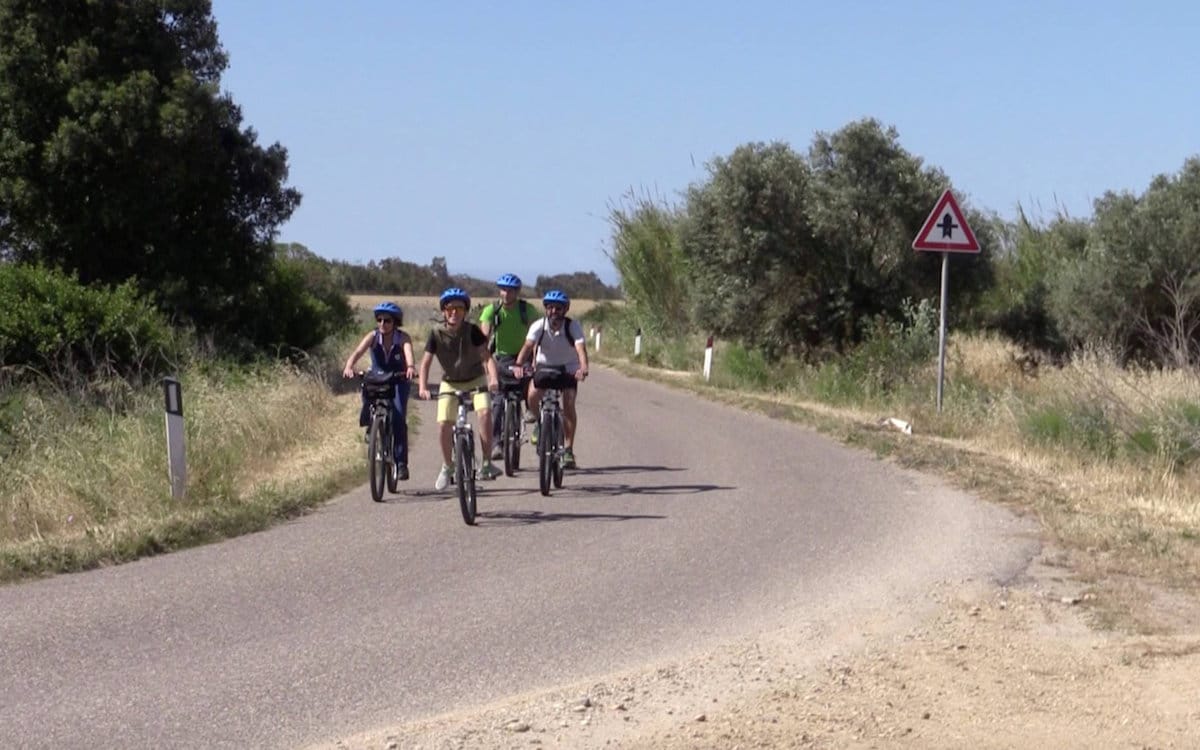 Cabras mit dem Fahrrad (3) Cabras mit dem Fahrrad (3)