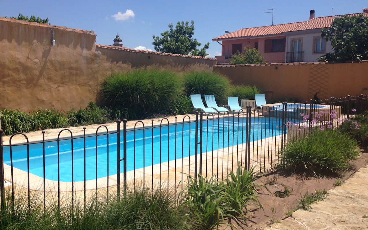 Pool Haus 3 (4) Pool Haus 3 (4)