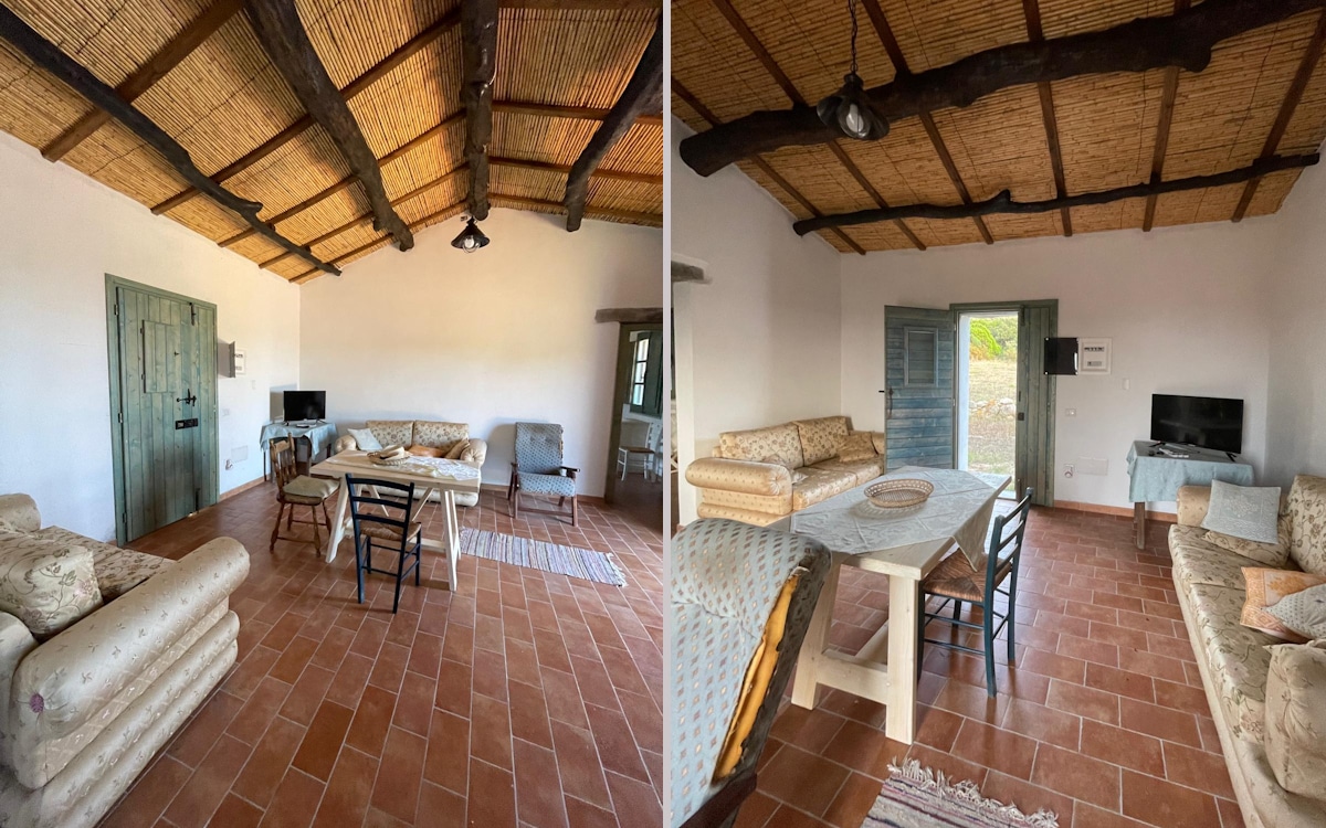 Ferienhaus Santa Teresa, Wohnzimmer mit Kamin
